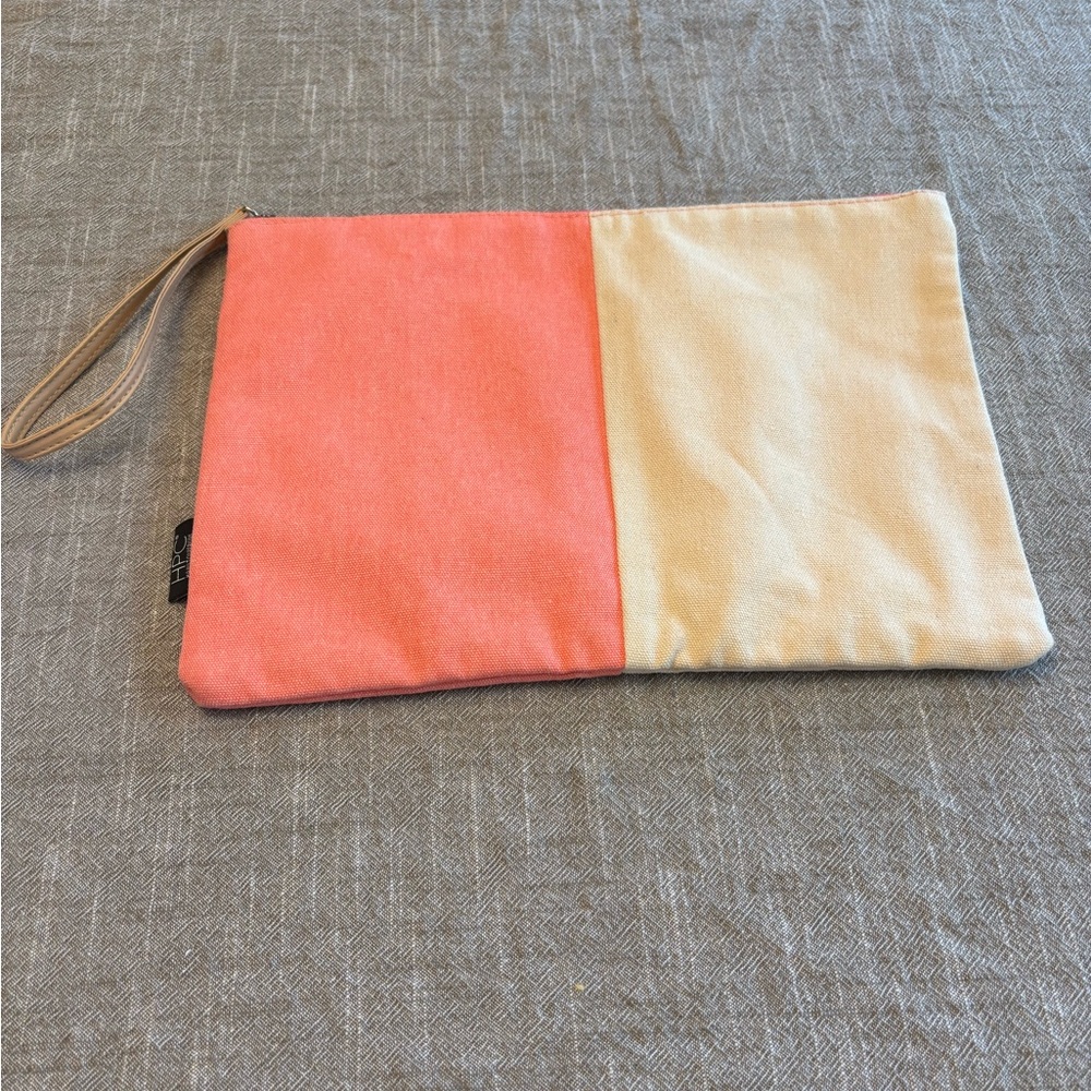 💕5/25💕Two -Tone Coral and Cream Wristlet/ Cosmetic Pouch NWOT